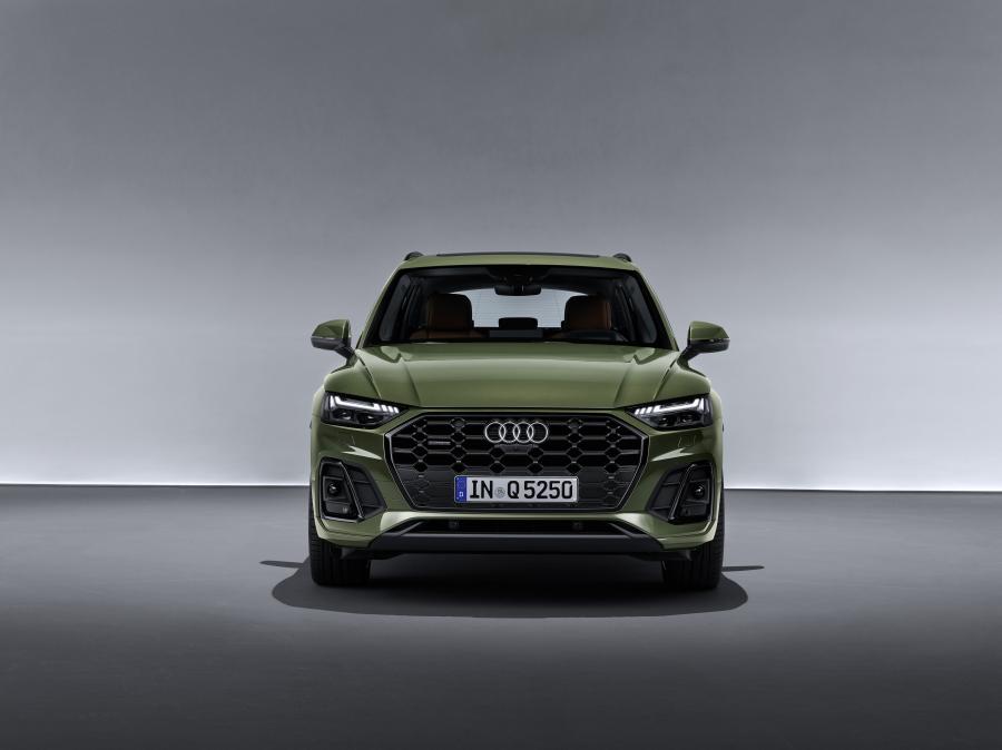  Audi Q5 40 TDI Quattro S-Line 2020 года  (WW) (фото 15 из 89)